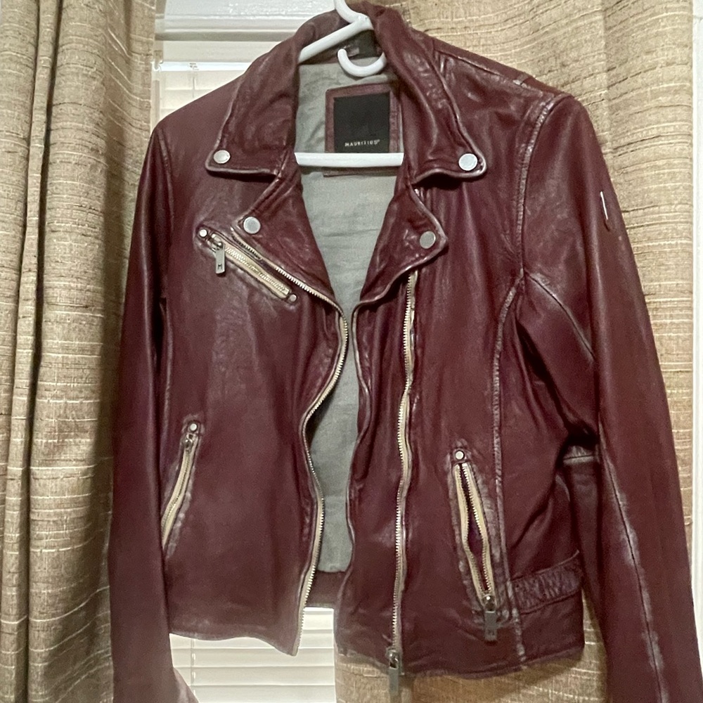 Burgundy Stress Jacket in Large, used in good condition.